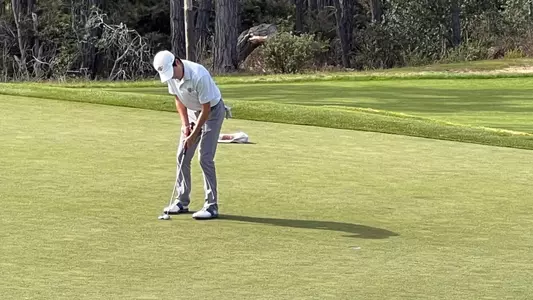 Ryan Hartanto lines up a put at SMC Invitational