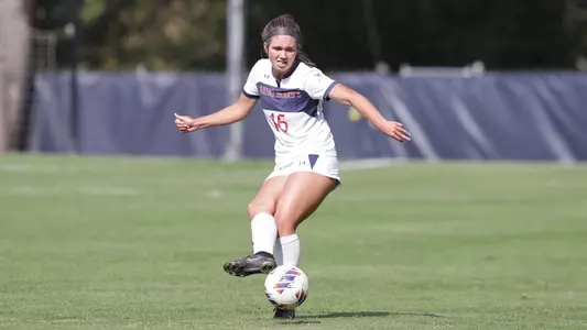 Hawes passing the ball vs Toreros