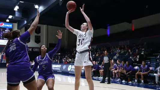 Amy West baseline jumper vs. Niagara