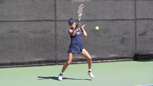 Julia Ronney forehand follow through
