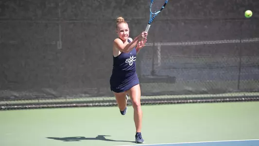Kozyreva one-handed shot
