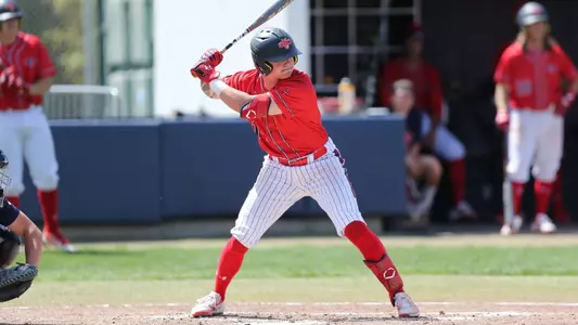 Mashore in red before the pitch