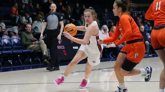 Leia Hanafin dribbles vs Pepperdine