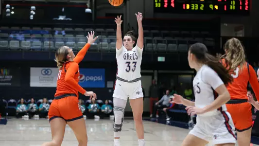 Ali Bamberger jump shot