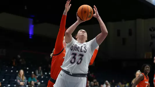 Ali Bamberger layup vs. Pepperdine