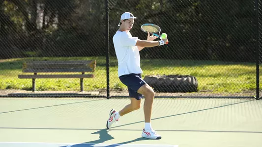 Diego Jarry two-handed swing