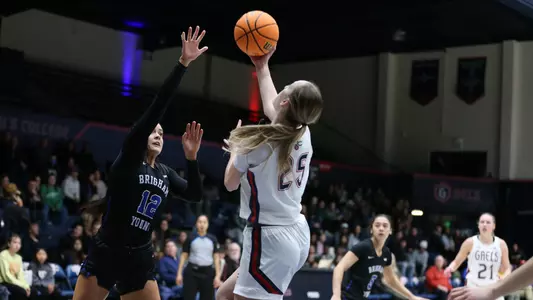 Aspen Garrison reverse layup vs. BYU