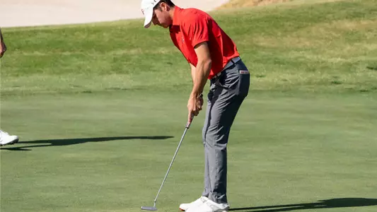 Connor Reis putt in red at WCC Championships