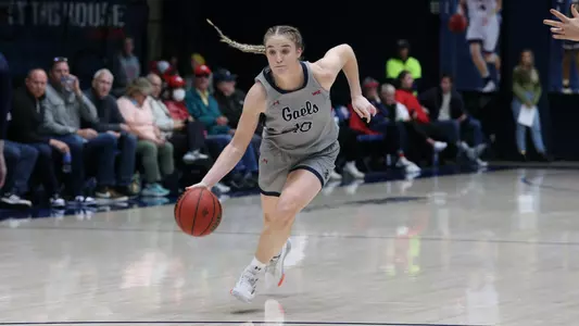 Tayla Dalton dribbles into the lane