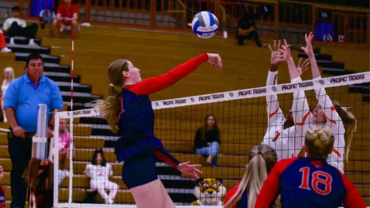 Kjersti Strong Swing vs Pacific