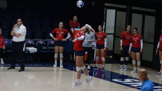 Ella Sandt Serve vs USD