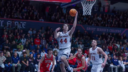 Alex Ducas layup vs Davidson