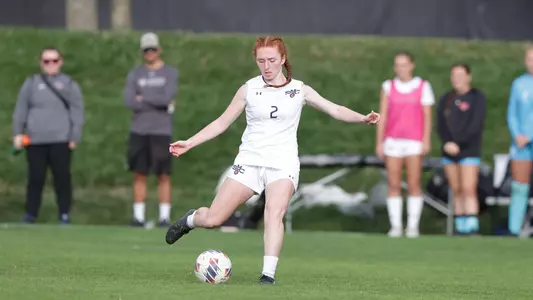 Emma Barthel with a pass