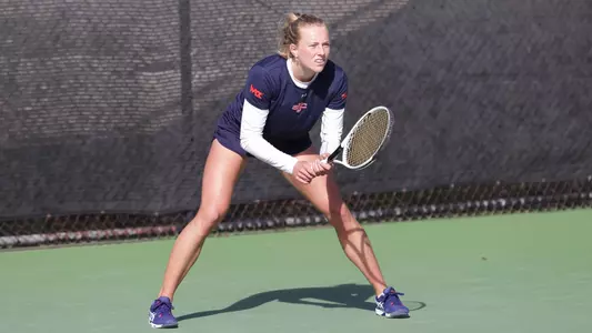 Hovda waits for a serve vs SacSt