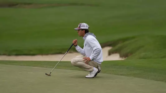 Hoey measures putt at SMC Invitational