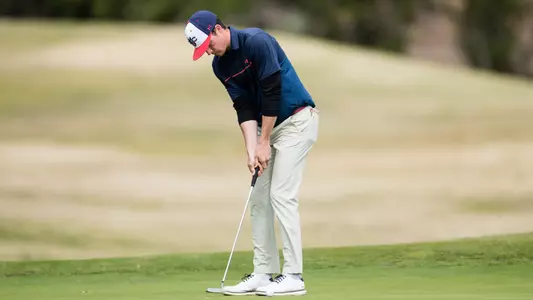 Connor Reis lines up a put in San Diego