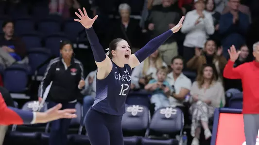 Natalie Peete Celebrates vs SCU