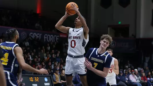 Mikey Lewis Floater vs Chattanooga