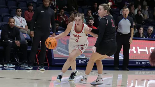 Leia Hanafin dribbles around a Santa Clar defender