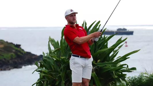 Bressum watches tee shot in Hawaii