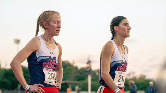 rayna and molly in action after race