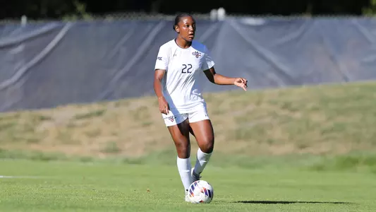 gathright looking down the field