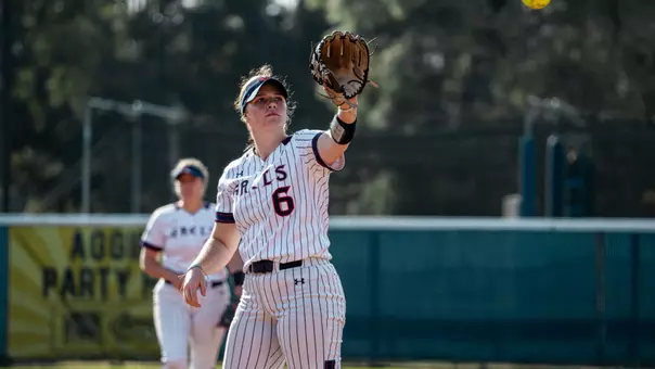 Ella Thurman Receives Return Throw at Davis