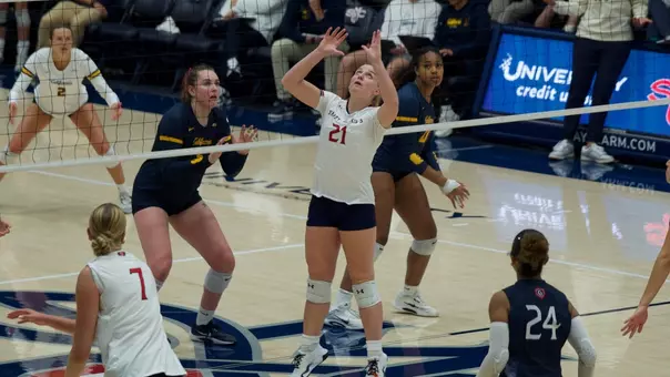 Sadie White Set vs. Cal