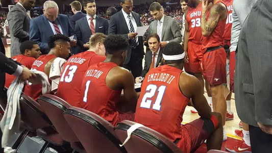 USC huddle