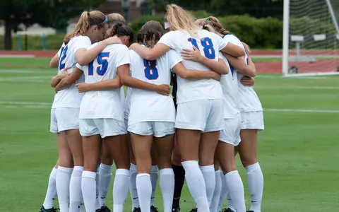 W-Soccer Huddle