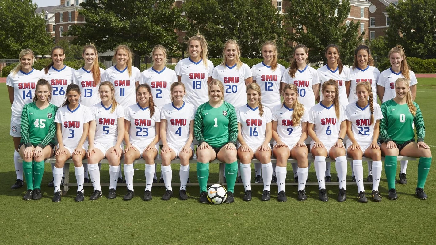 2017 w-soccer photo