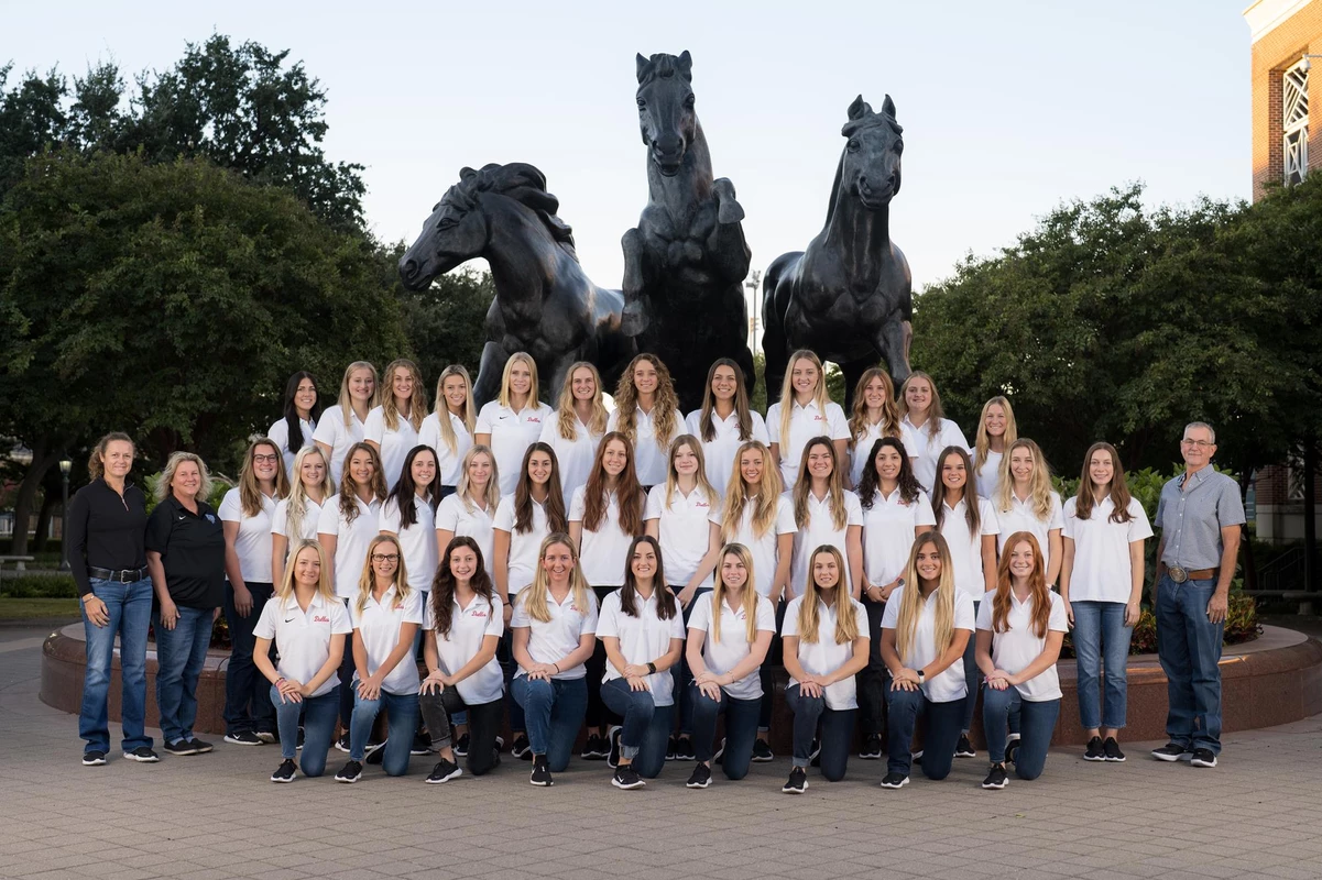 2021-22 EQ Team Photo