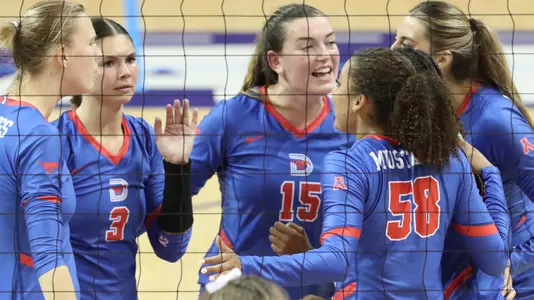 VB Huddle v. DePaul 08262022-3