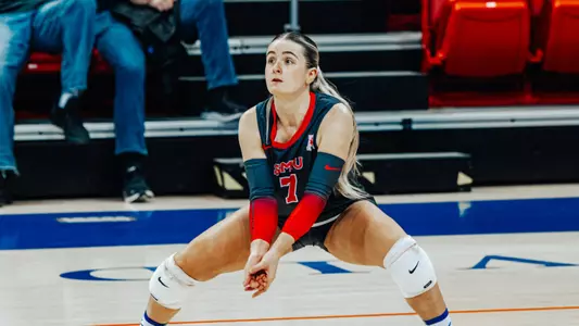 Brooke Frazier dig