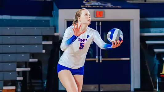 Casey batenhorst serving