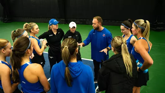 smu vs. No. 21 Vanderbilt team huddle