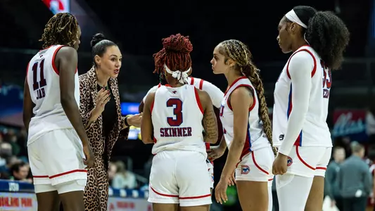 SMU WBB huddle