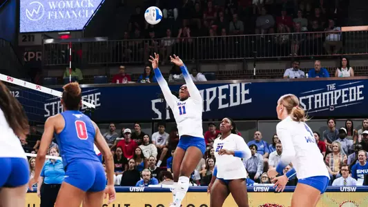 Hannah Beauford setting vs. Stanford 9/25/26