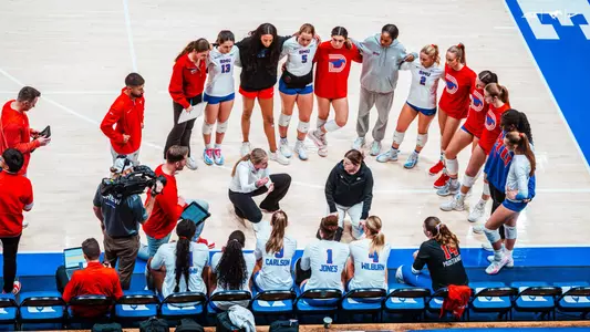 SMU Volleyball Huddle at Duke 2025