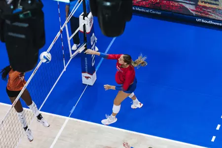 Elle Vandeweghe vs. Texas 9/9/26