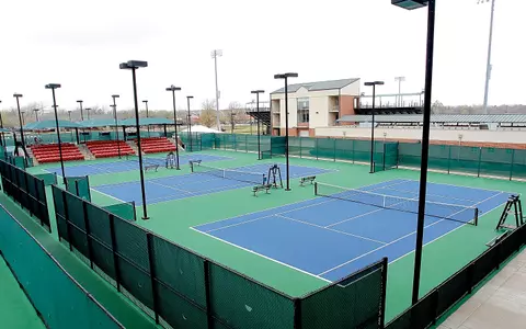 Harris Reaches Second Round at Futures