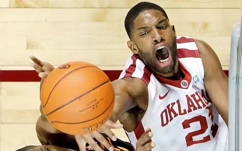 OU Hosts Washburn in Saturday Exhibition