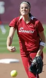 Softball Travels West for Weekend