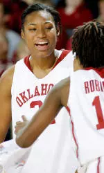 Women's Hoops Scrimmages Tuesday