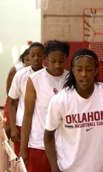 Women's Hoops Talks Preseason