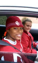 Sooners Deliver Meals on Wheels