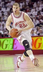 Athlon Picks Men's Hoops in Top 10