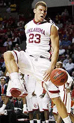 It's OU and Texas, Hoops Style