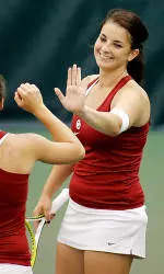 Women's Tennis Edged Out by Arkansas, 4-2