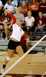 Volleyball Takes on Texas A&M